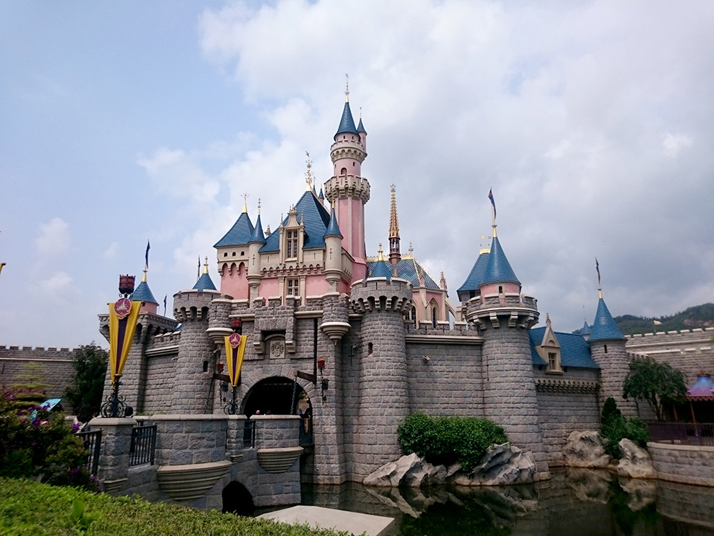 Kastil ciri khas Disneyland